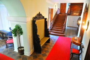 Vestibül und Treppenhaus